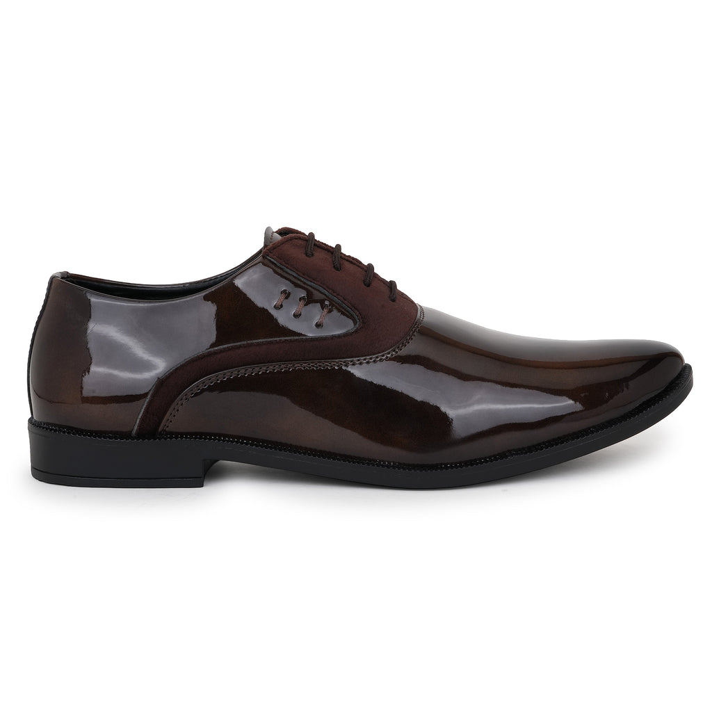 CLASSIC PATENT VELVET DERBY - BROWN