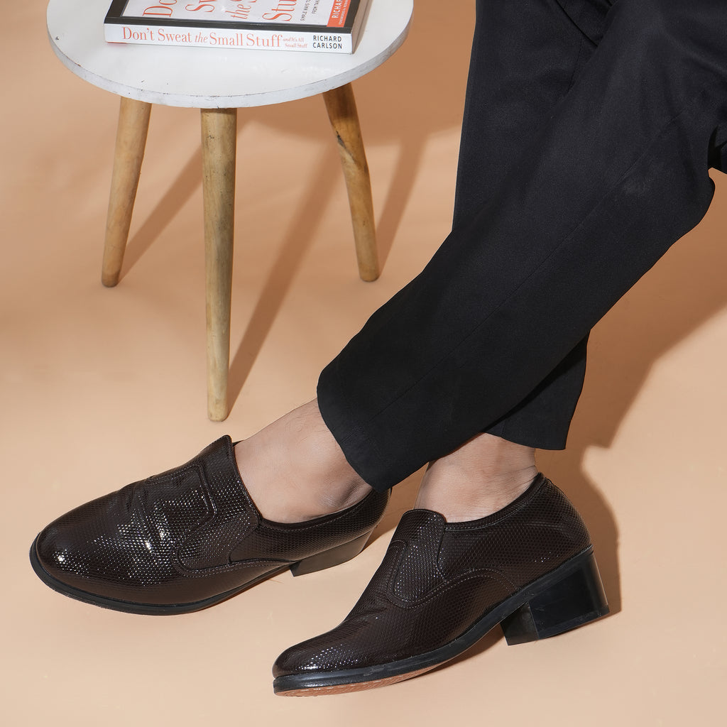 LUSTROUS CUBAN HEEL MOCCASIONS - BROWN