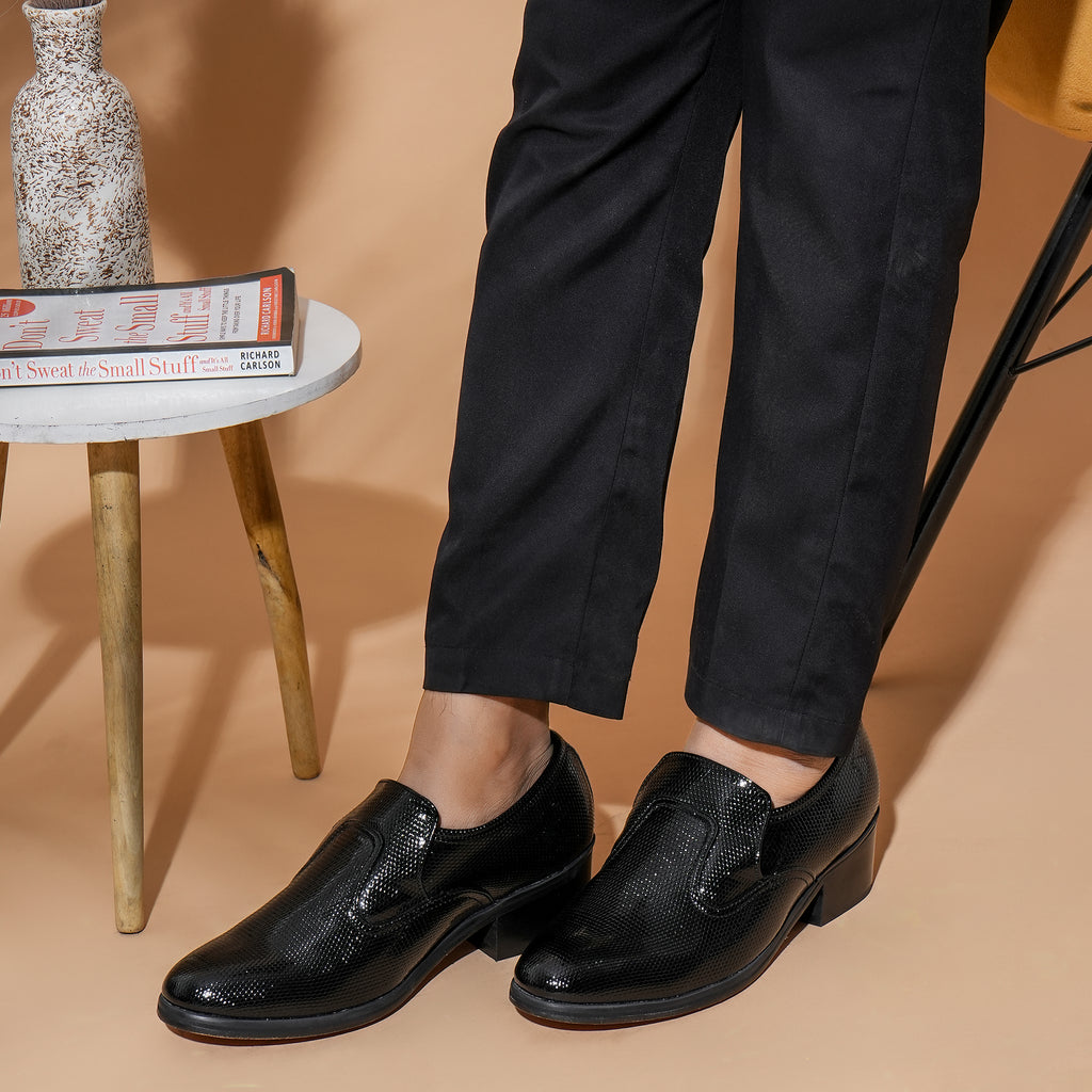 LUSTROUS CUBAN HEEL MOCCASIONS - BLACK