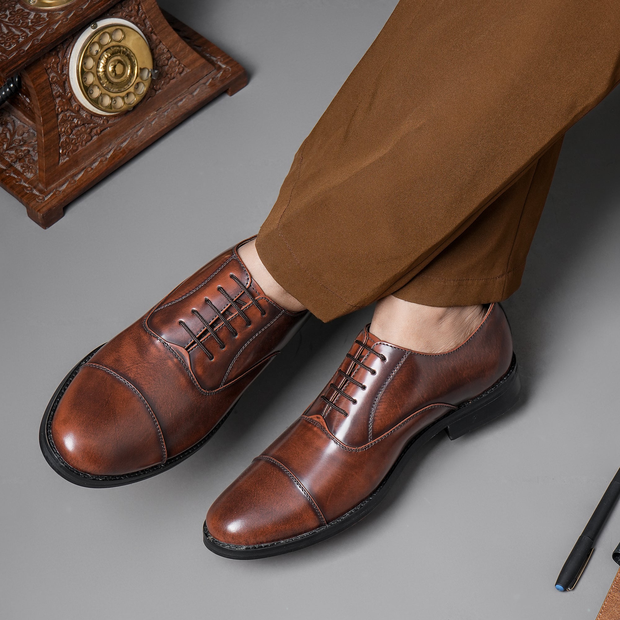 LEATHER SOLE OXFORDS - TAN BRUSH-OFF