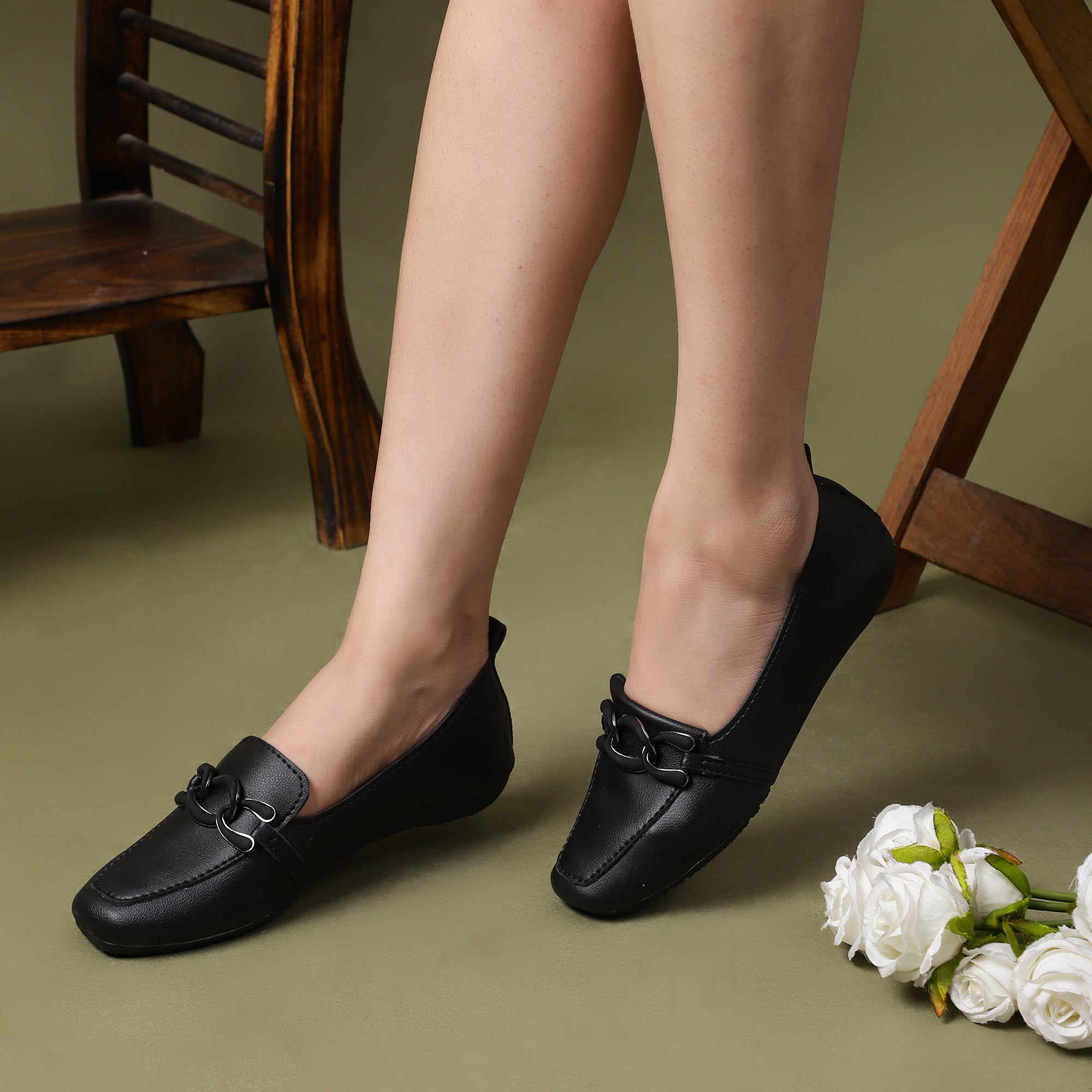 ELEGANCE CHAIN LINK LOAFERS - BEIGE